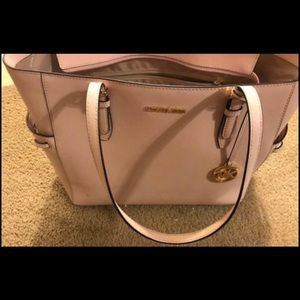 Michael Kors Purse & wallet